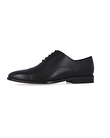 360 degree animation of product Black brogue Oxford shoes frame-2