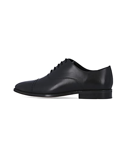360 degree animation of product Black brogue Oxford shoes frame-4