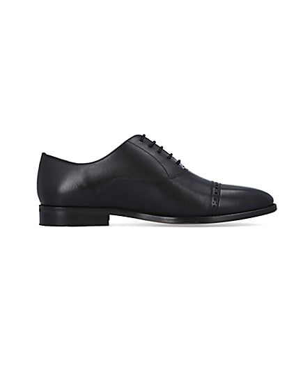 360 degree animation of product Black brogue Oxford shoes frame-15