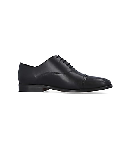 360 degree animation of product Black brogue Oxford shoes frame-16