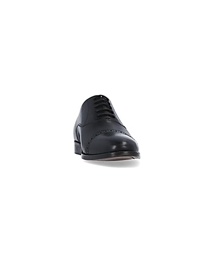 360 degree animation of product Black brogue Oxford shoes frame-20