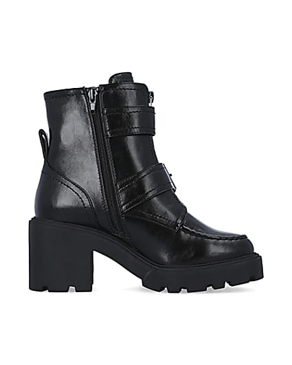 360 degree animation of product Black buckle biker boots frame-15