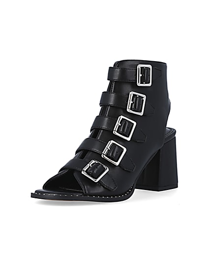 360 degree animation of product Black buckle heeled shoes frame-0