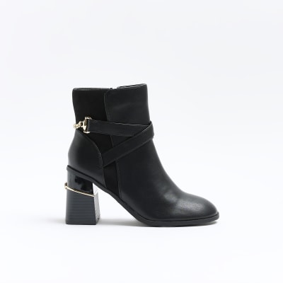 Black ankle outlet boots with chains