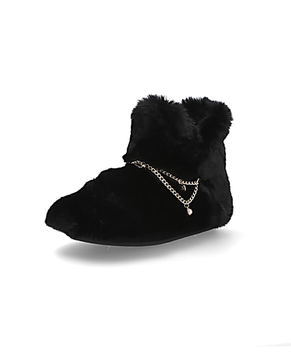 360 degree animation of product Black chain detail faux fur slipper boots frame-0