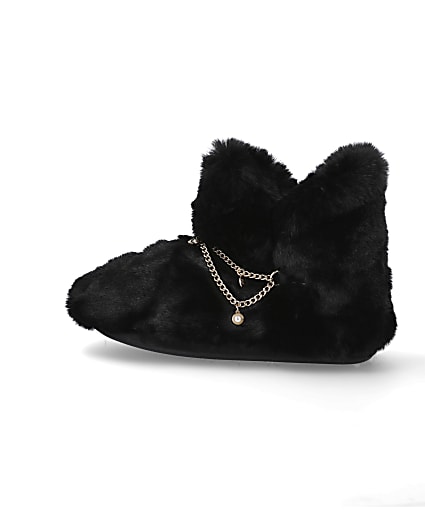 360 degree animation of product Black chain detail faux fur slipper boots frame-4