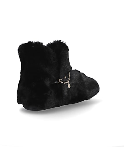 360 degree animation of product Black chain detail faux fur slipper boots frame-12