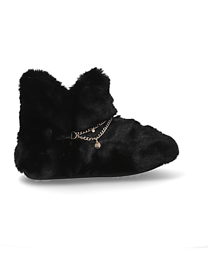 360 degree animation of product Black chain detail faux fur slipper boots frame-14