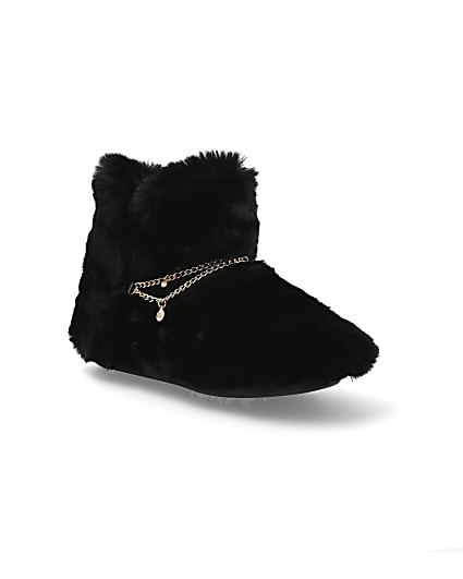 360 degree animation of product Black chain detail faux fur slipper boots frame-18