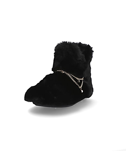360 degree animation of product Black chain detail faux fur slipper boots frame-23