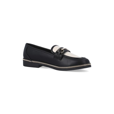 360 degree animation of product Black chain detail loafers frame-17