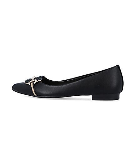 360 degree animation of product Black chain detail pointed loafers frame-4