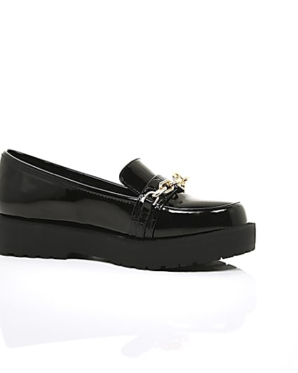 360 degree animation of product Black chunky chain loafers frame-8