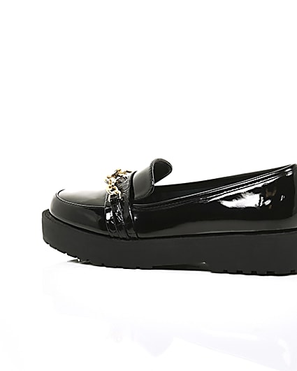 360 degree animation of product Black chunky chain loafers frame-20