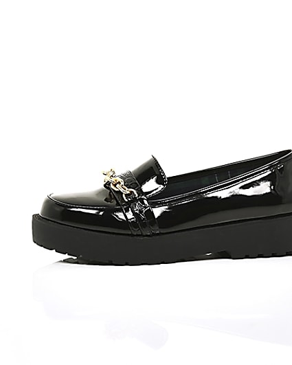 360 degree animation of product Black chunky chain loafers frame-22