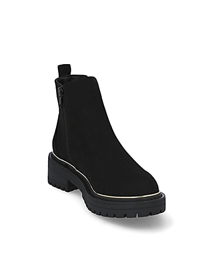 360 degree animation of product Black chunky chelsea boots frame-19