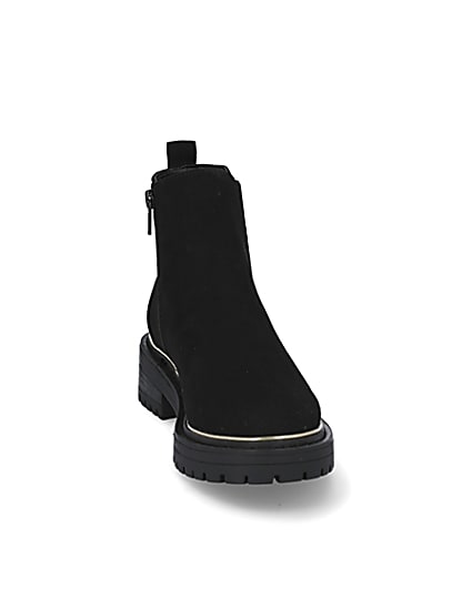 360 degree animation of product Black chunky chelsea boots frame-20