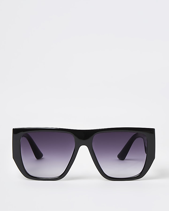 Black chunky frame oversized sunglasses