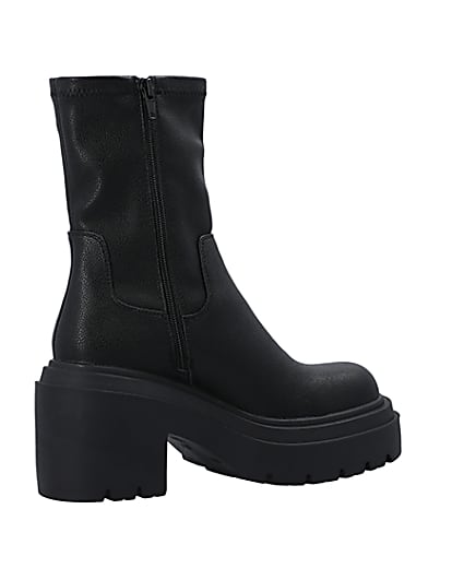 360 degree animation of product Black chunky sole anke boots frame-13