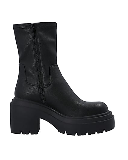 360 degree animation of product Black chunky sole anke boots frame-15