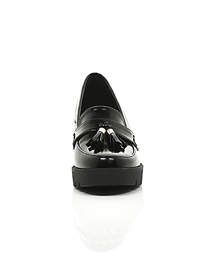 360 degree animation of product Black chunky tassel block heel loafers frame-4