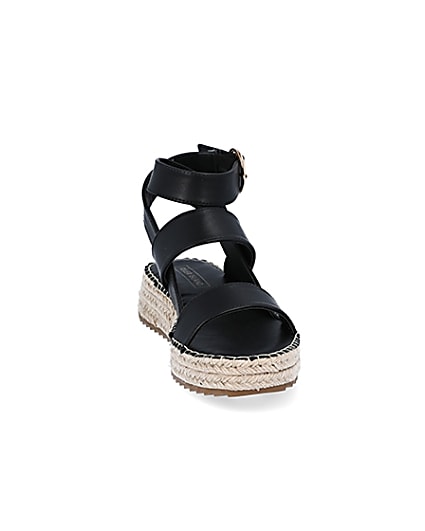 360 degree animation of product Black chunky wedge sandals frame-20