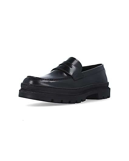 360 degree animation of product Black Cleated sole Loafers frame-0