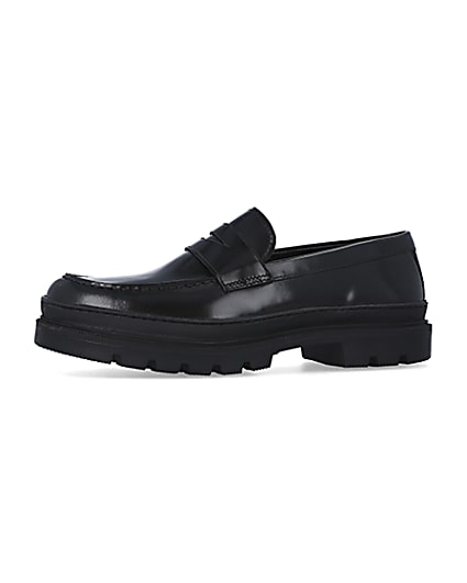 360 degree animation of product Black Cleated sole Loafers frame-2
