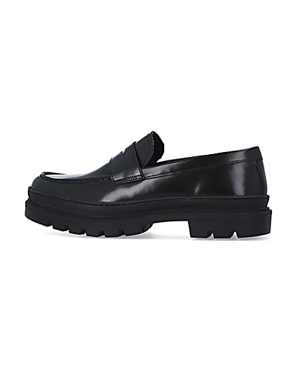 360 degree animation of product Black Cleated sole Loafers frame-4