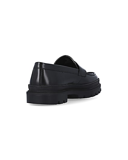 360 degree animation of product Black Cleated sole Loafers frame-11
