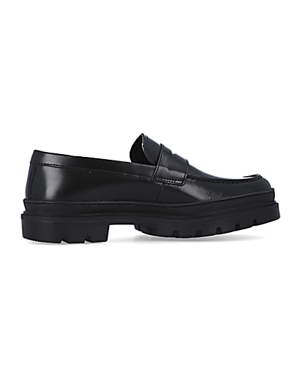 360 degree animation of product Black Cleated sole Loafers frame-14