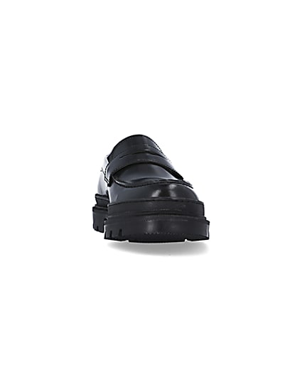 360 degree animation of product Black Cleated sole Loafers frame-20
