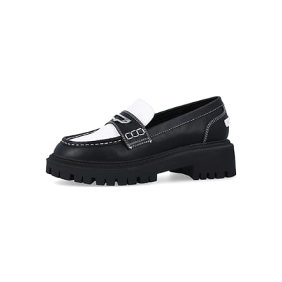 360 degree animation of product Black colour block chunky loafers frame-2