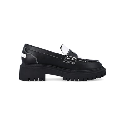 360 degree animation of product Black colour block chunky loafers frame-15
