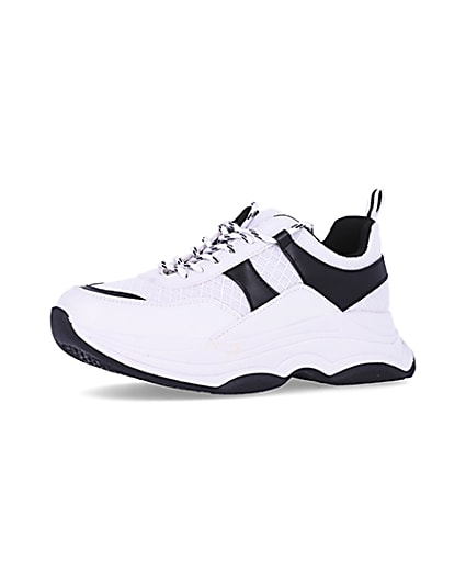 360 degree animation of product Black colour block chunky trainers frame-1