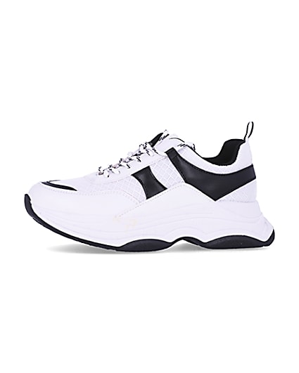 360 degree animation of product Black colour block chunky trainers frame-2