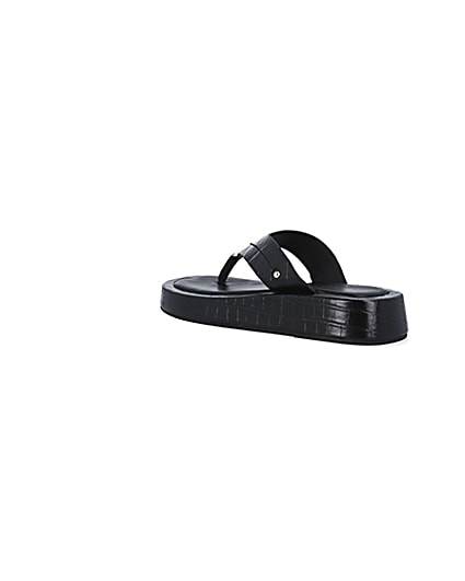360 degree animation of product Black croc embossed flatform sandals frame-6