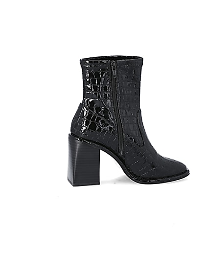 360 degree animation of product Black croc embossed heeled ankle boots frame-14
