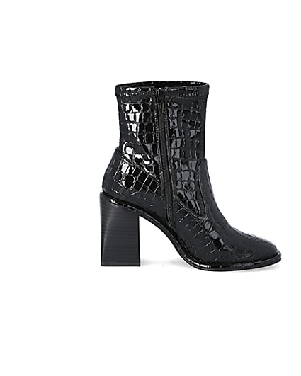 360 degree animation of product Black croc embossed heeled ankle boots frame-15