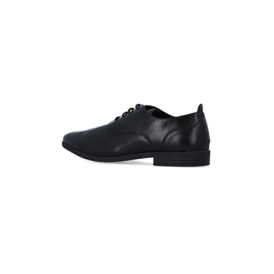 360 degree animation of product Black derby shoes frame-5