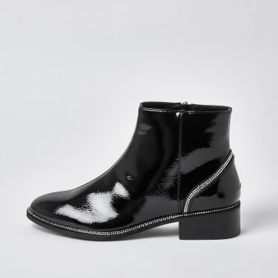 black boots flat ankle