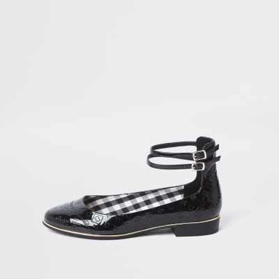 black elasticated ballet pumps