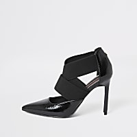 Black elastic strap court shoe
