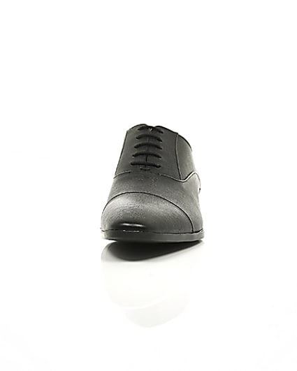 360 degree animation of product Black embossed toecap Oxford shoes frame-3
