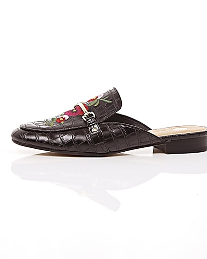 360 degree animation of product Black embroidered floral backless loafers frame-22