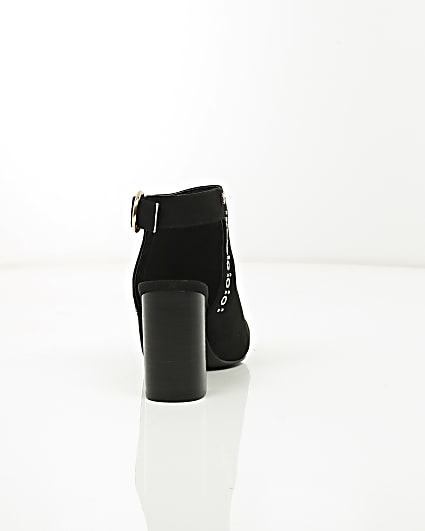 360 degree animation of product Black eyelet stud block heel shoe boots frame-15