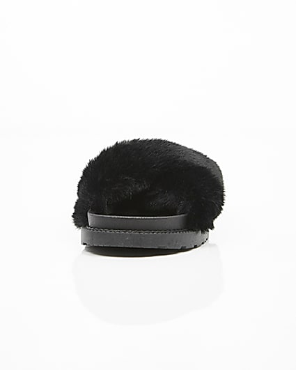 360 degree animation of product Black faux fur cross strap sliders frame-3