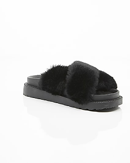 360 degree animation of product Black faux fur cross strap sliders frame-7