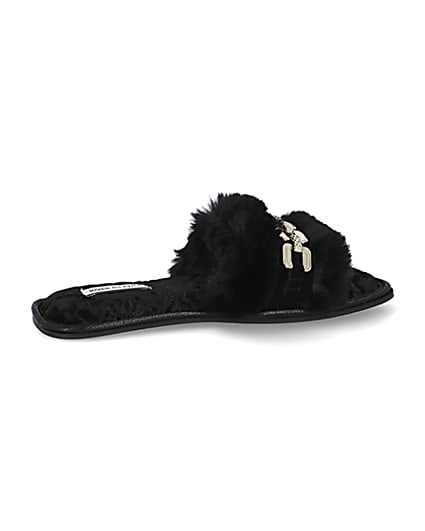 360 degree animation of product Black faux fur open toe slippers frame-14