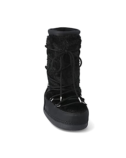 360 degree animation of product Black faux fur trim snow boots frame-20